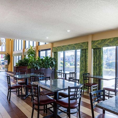 Days Inn By Wyndham Florence/I-95 North Экстерьер фото