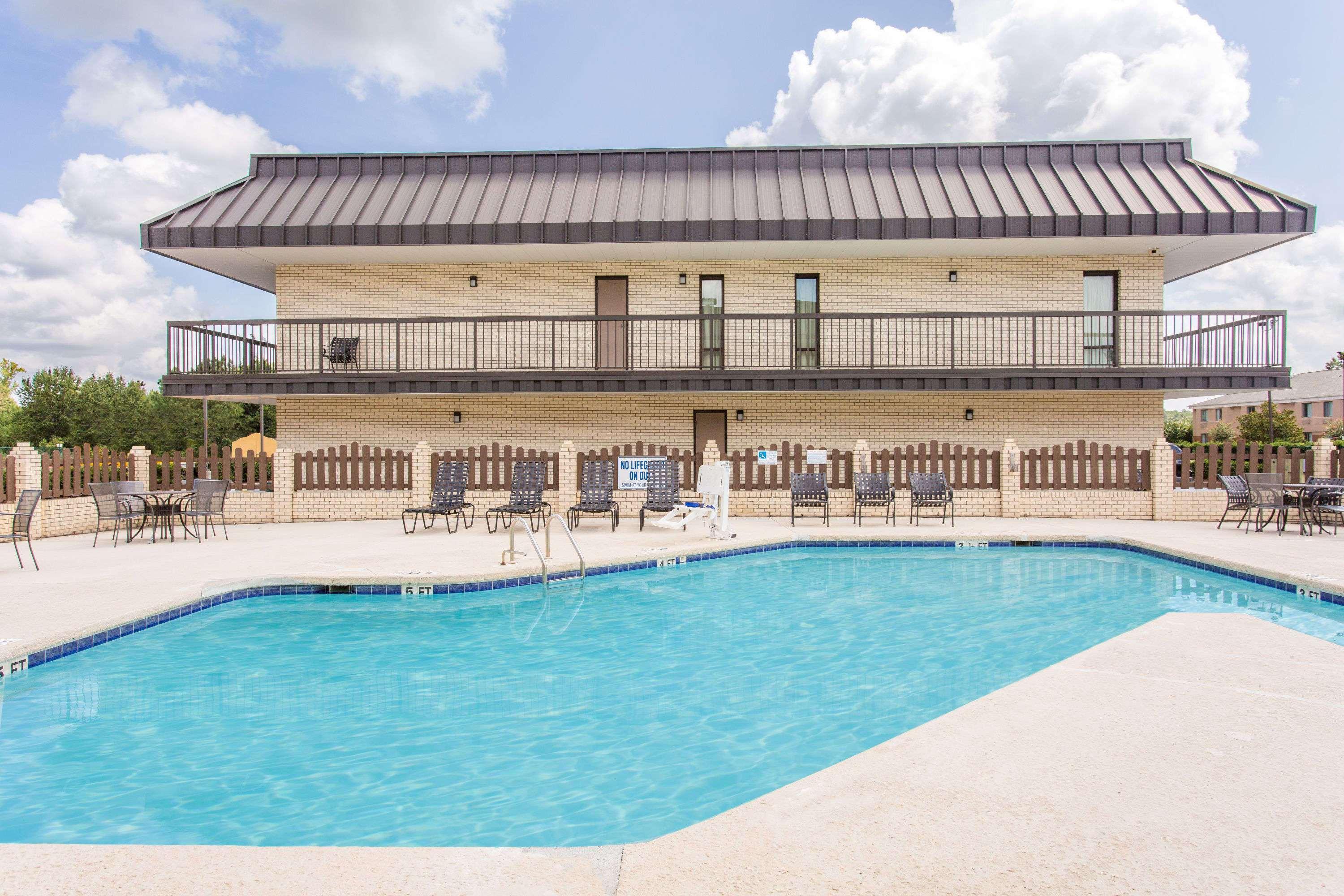 Days Inn By Wyndham Florence/I-95 North Экстерьер фото