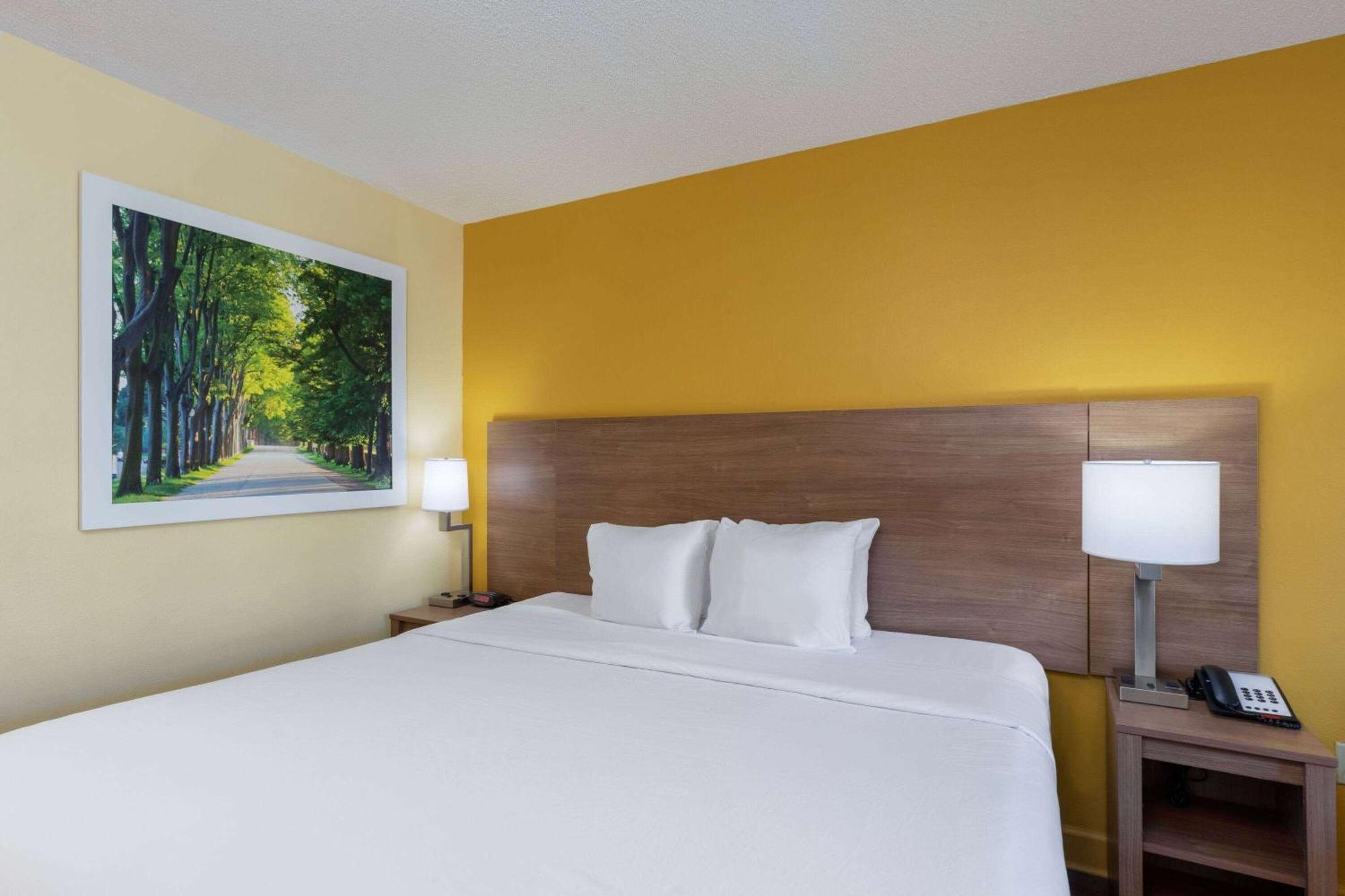 Days Inn By Wyndham Florence/I-95 North Экстерьер фото