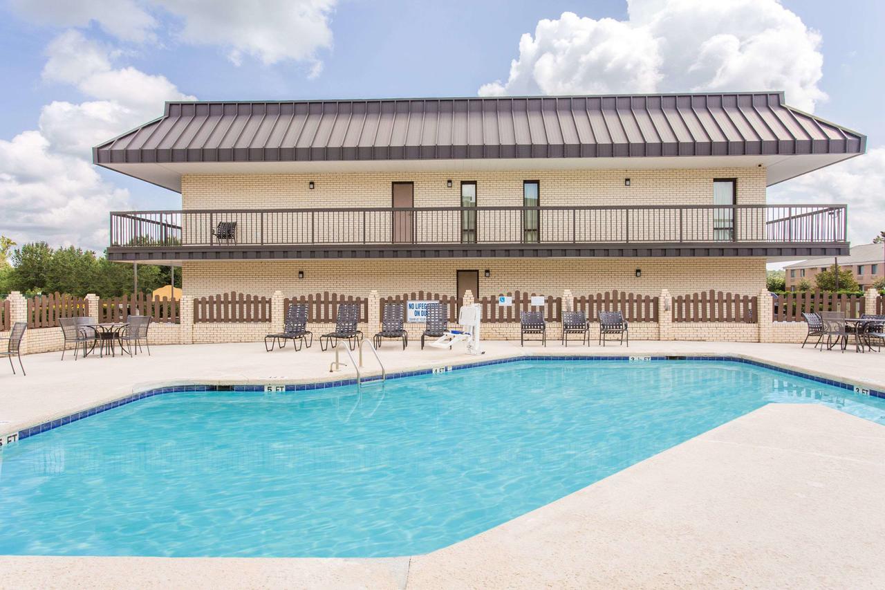 Days Inn By Wyndham Florence/I-95 North Экстерьер фото